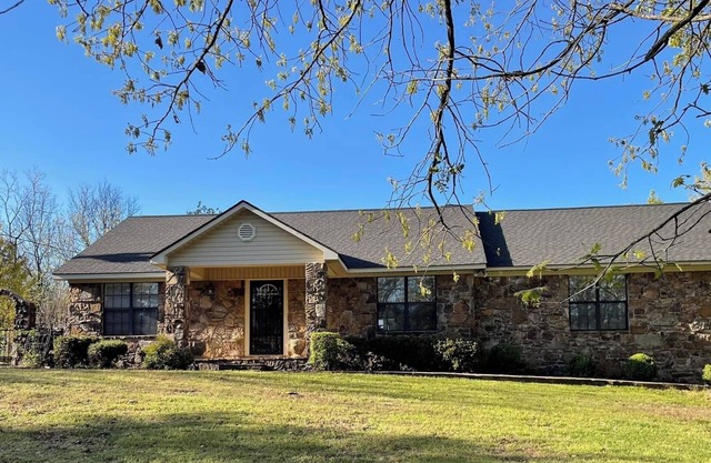 Two bedroom cottage on 8 acres with amazing views.