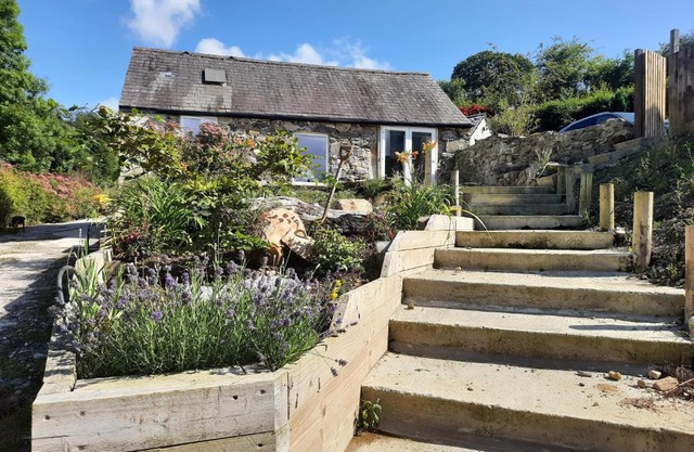 Ty Carreg Bach