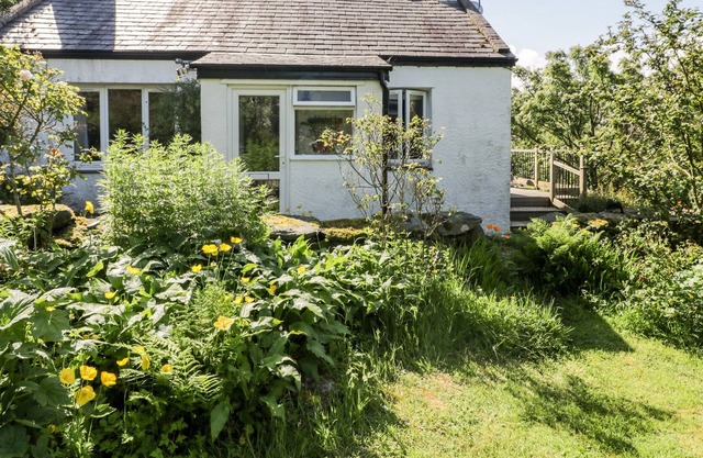 TY ISEL, pet friendly, character holiday cottage in Bethesda