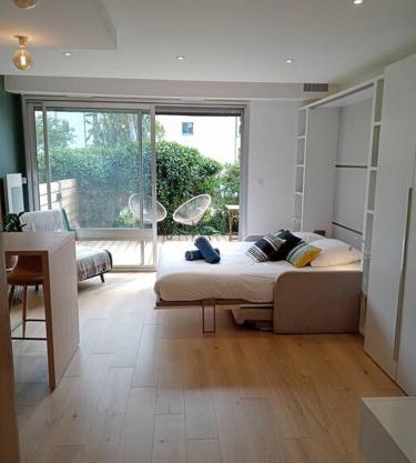 Ty Jolie Super Grand Studio avec Parking et Terrasse