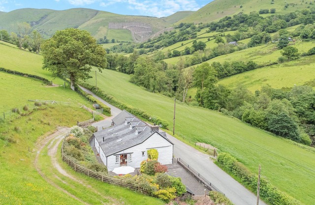 Ty Mawddwy - Three Bedroom House, Sleeps 6
