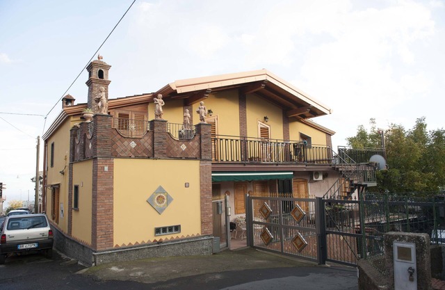 Typical dwelling on the slopes of Etna