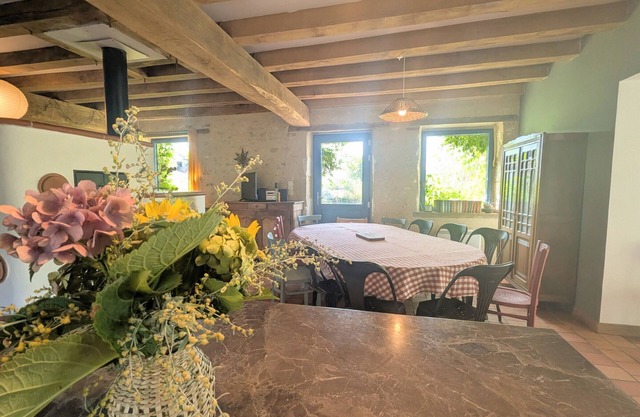 Typical house in Berry with private garden, BBQ and parking