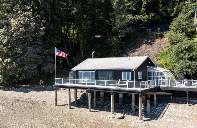 Ultimate Hood Canal beach cabin