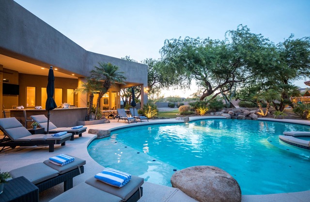 Ultimate Luxury Entertaining Home w/Tennis-Bikes-Theater-Ping Pong-Poker