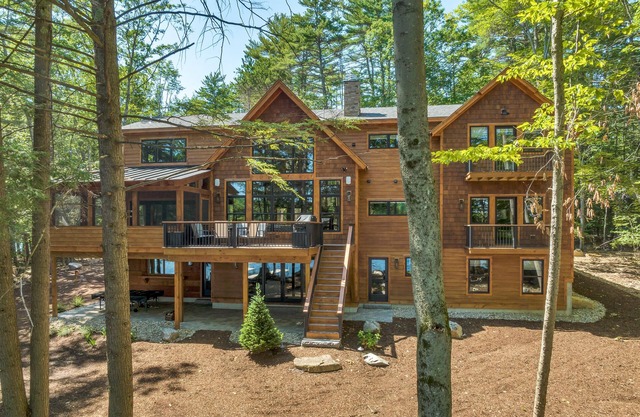 Ultimate luxury experience on Winnipesaukee Sleeps 18 Huge Beach