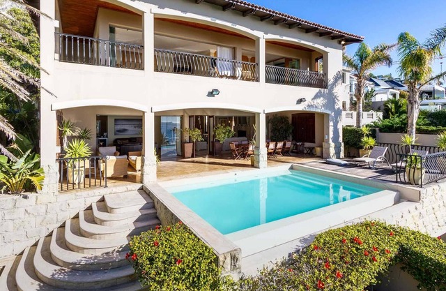 Ultimate Luxury in Bantry Bay (Villa Charmante)