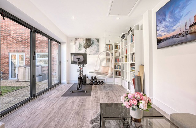 Ultra modern, bright & luxury house - Brentwoodn