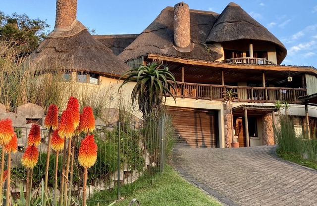 ★ uMfula Lodge - In a secure Private SAFARI Park ★