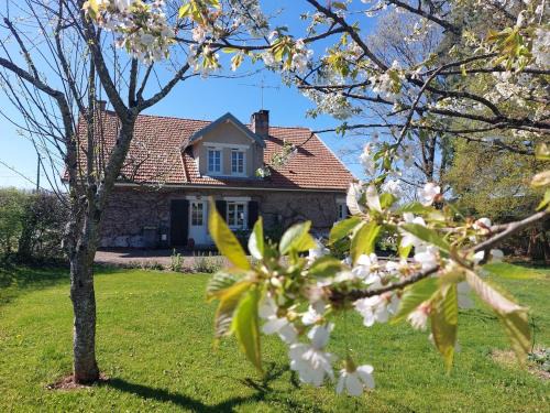 Un Détour Par Thiénans cottage entier