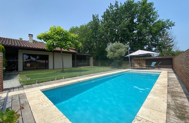 Under the oak trees of Lavaur: relaxation & teleworking