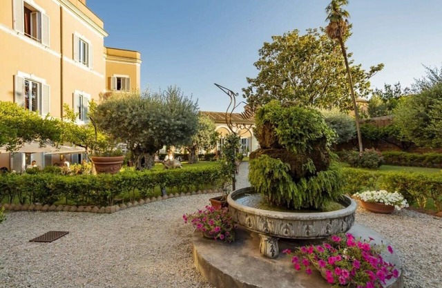 Unique 1BR Suite with Garden View - Rome