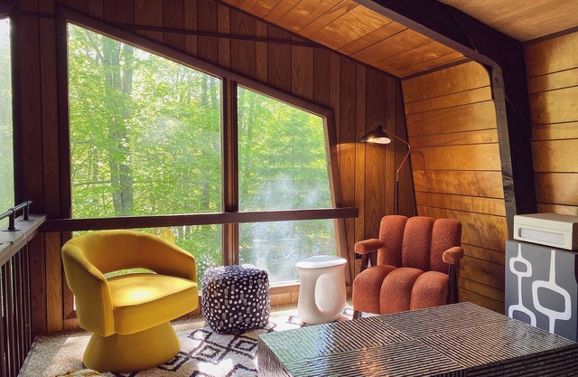 Unique Insta-Worthy Poconos Chalet - Fireplace/Pool/Beach/Lake/Fire Pit