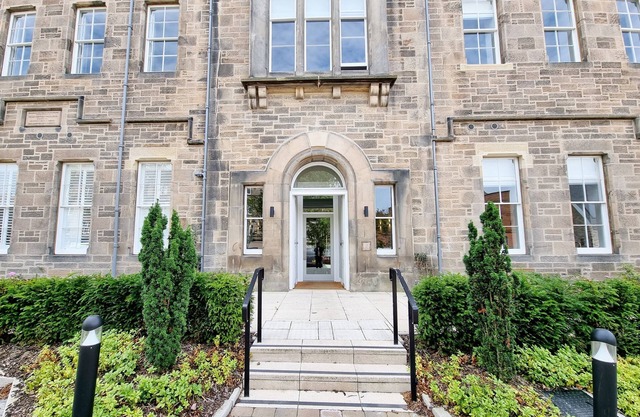 Unique Victorian Apartment in Edinburgh