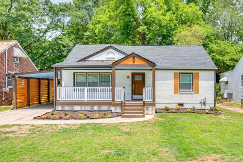 Updated Atlanta Home with Yard - 5 Mi to Downtown!