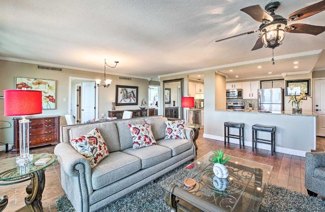 Updated Lake Daze Condo with Amazing Pool!