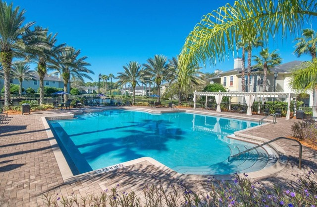 Upgraded 2 bed apt Close to Beaches and Mayo Clinic