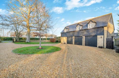 Upper Campsfield Farm
