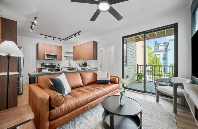 Upscale Double King Suite|4 Beds| Premier Location