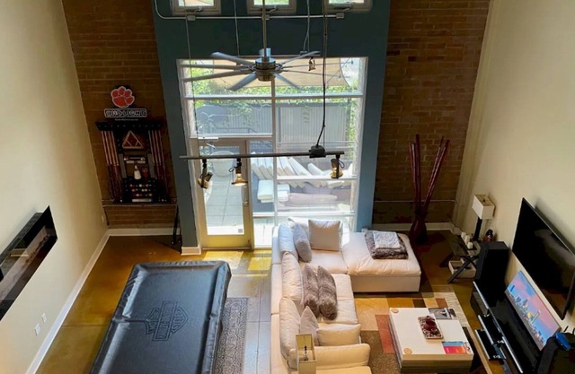 Upscale & Modern 2BR near Bank of America Stadium