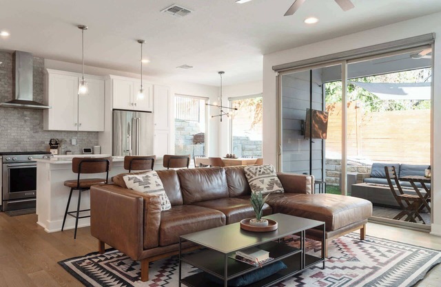 Upstay: Eastside Home w/Patio & BBQ—11 Mins to DT