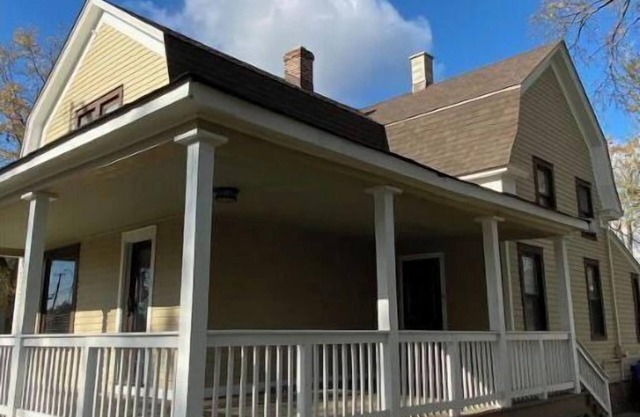 Urban Farmhouse near O’Hare Airport