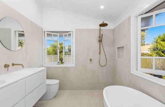 Urban Getaway Ipswich 4 x ensuite bath