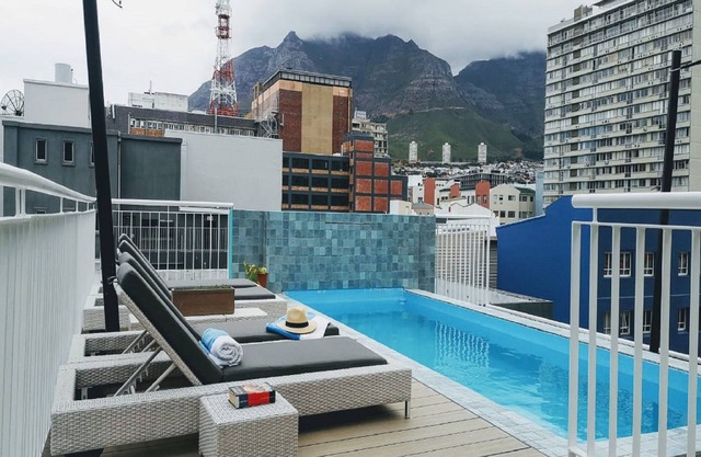 Urban Oasis ApartHotel