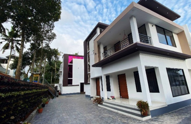 Urbane Cove 4: Furnished AC Apt