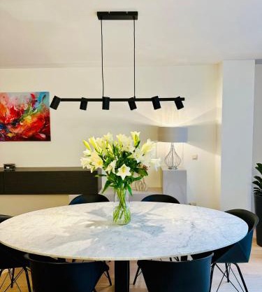 Urbanstay Suites Grand Place Luxury Apartment