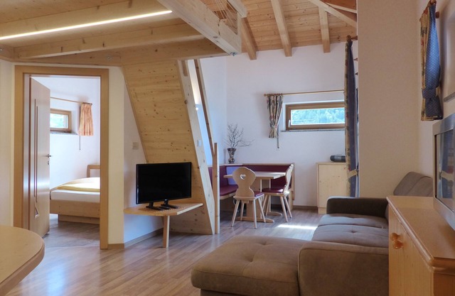 Vacation apartment for 2-4 people - south-facing balcony - bathing pond