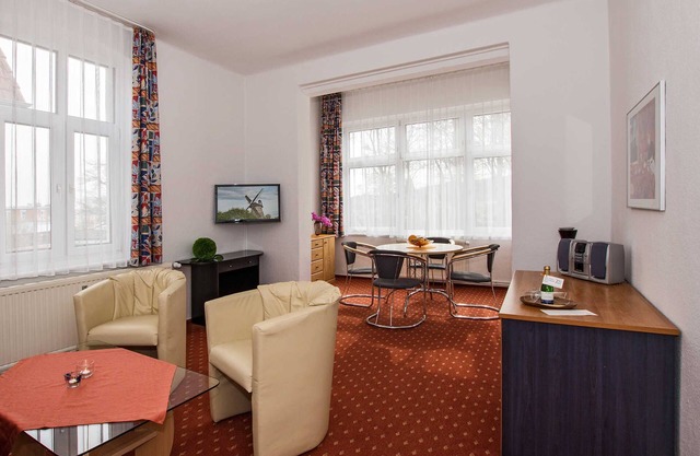 Vacation apartment in the side wing with forest view - Strandvilla Imperator | Hotel &