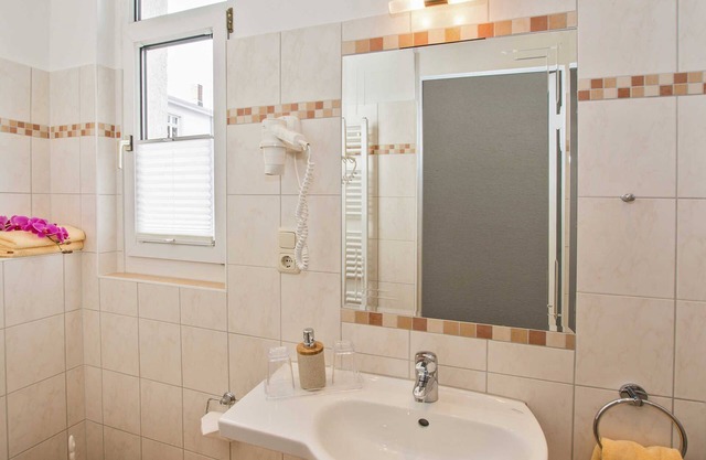 Vacation apartment in the side wing with forest view - Strandvilla Imperator | Hotel &
