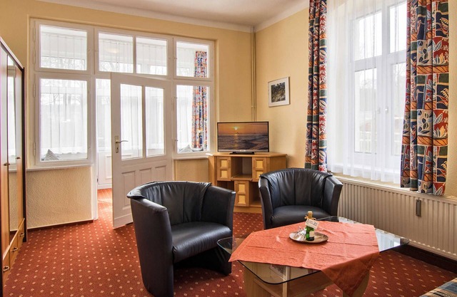 Vacation apartment in the side wing with forest view - Strandvilla Imperator | Hotel &