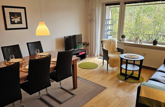 Vacation apartment in a central and quiet location with balcony, within walking distance of the city center