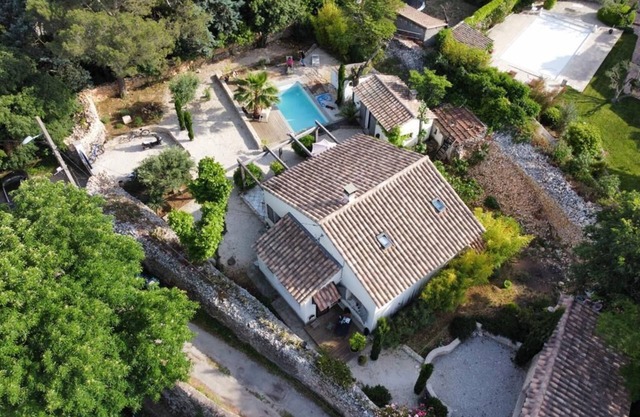 Vacation cottage Nimes la Cigale