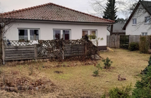 Vacation home on the outskirts of the capital, with large garden