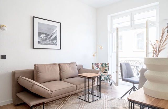Vacation directly on the historic Alter Strom
