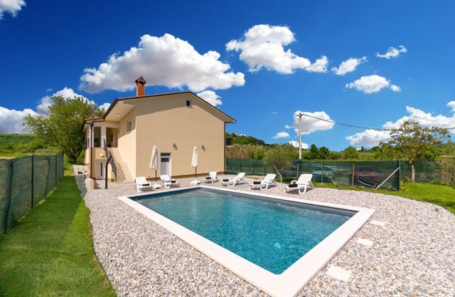Vacation home for 10 guests with 165m² in Buzet (176161)