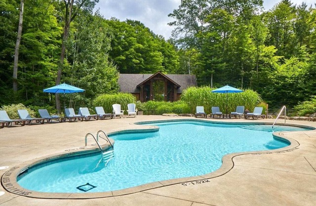 Vacation in Canada this summer! Enjoy it lakeside in Muskoka!