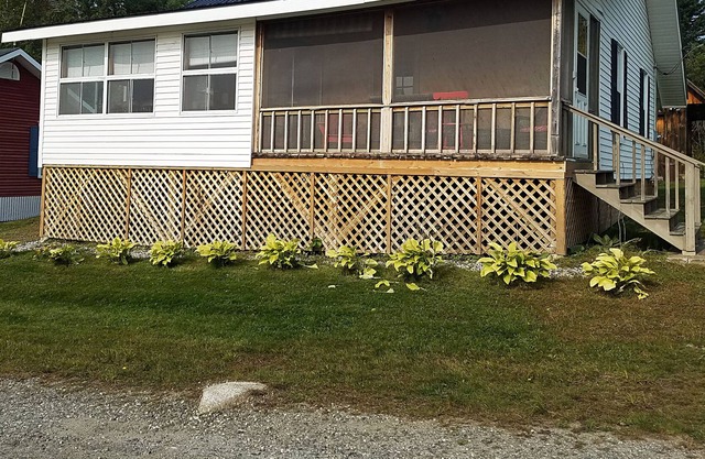 Vacation Station Renovated Willoughby Cottage With Antique Train