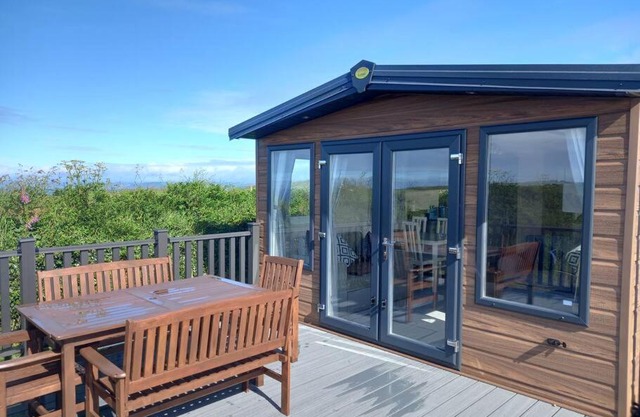 Valley View - panoramic views of Rame