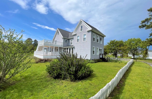 Vanity Fair - 4BR/2.5B HUGE DECKS,LINENS AND TOWELS