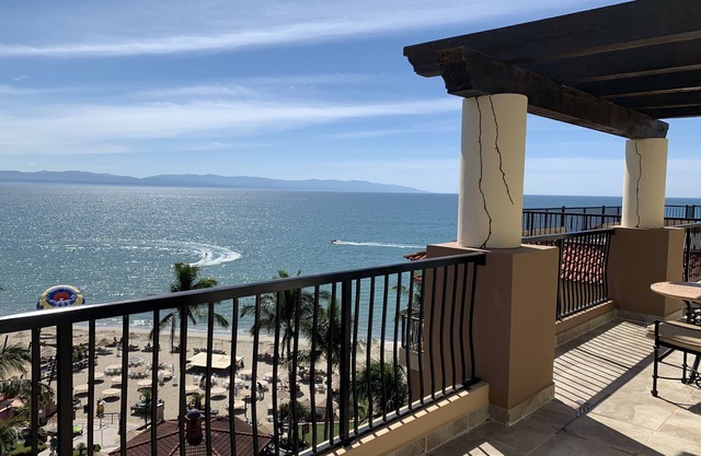 VDP FLAMINGOS - 2 BEDROOM WATERFRONT PENTHOUSE - VILLA DEL PALMAR FLAMINGOS