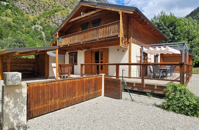 VENOSC VILLAGE Chalet "LE MELGUEIL" 3 */10 pers gondola 300m jacuzzi wifi