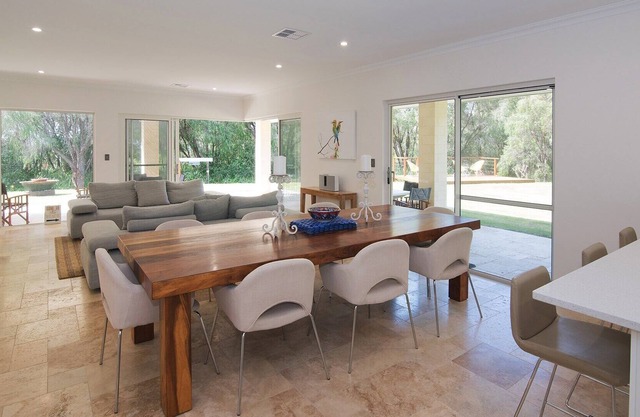 Vernon Beach House- Ducted Heating/Cooling, WIFI