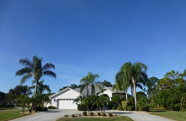Very Large and Private 4-bedroom house with AC, WiFi in marvelous Rotonda West