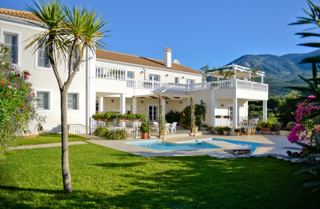 Very Large Luxury Villa With Private Pool And Breathtaking Views