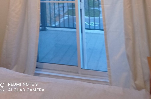 Very nice room - adorable apartment near metro Jolicoeur
