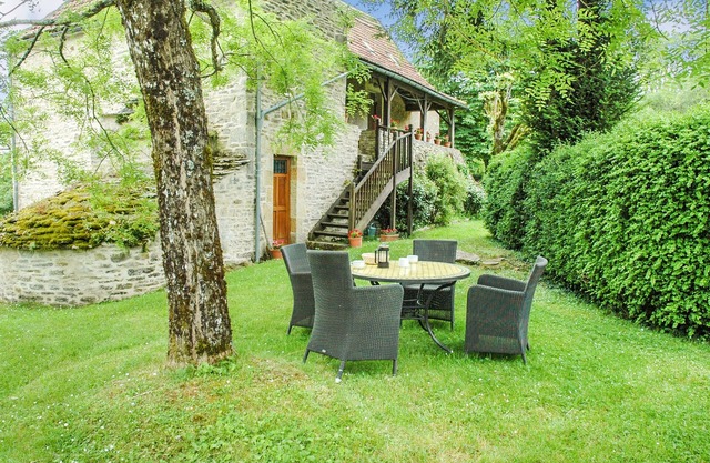 Very private country house with Exclusive Pool and Tennis court near Catus